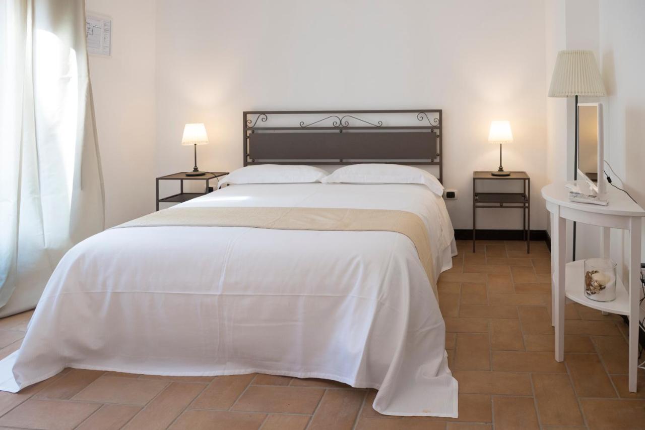 Domus Giuliae Hotel Трекастани Екстериор снимка