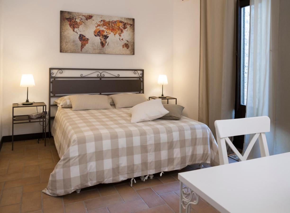 Domus Giuliae Hotel Трекастани Екстериор снимка