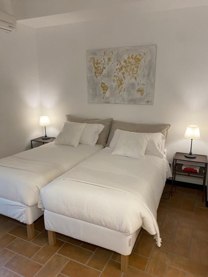Domus Giuliae Hotel Трекастани Екстериор снимка