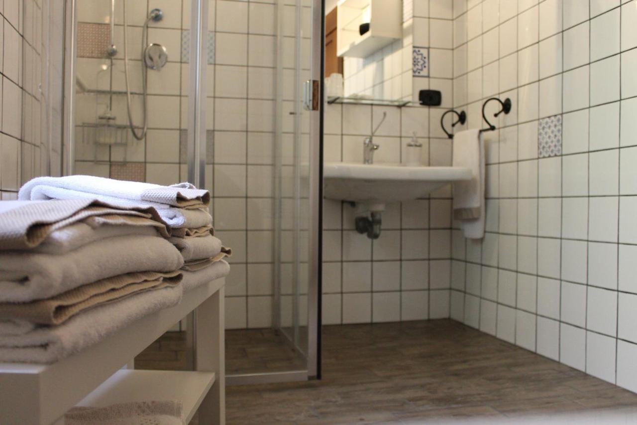 Domus Giuliae Hotel Трекастани Екстериор снимка