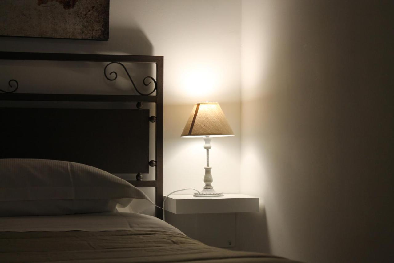 Domus Giuliae Hotel Трекастани Екстериор снимка