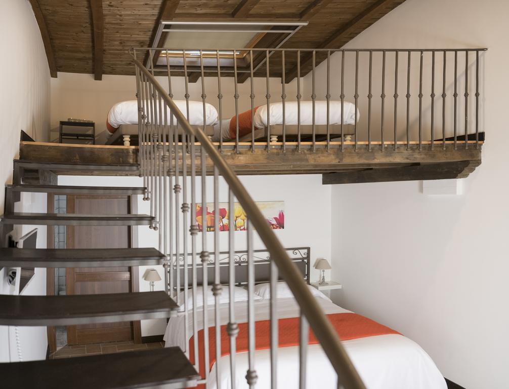 Domus Giuliae Hotel Трекастани Екстериор снимка